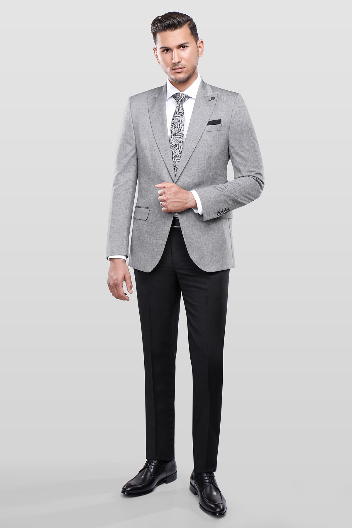 UTURN-classic-suit-1.jpg